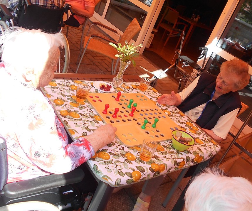 Sommerkativit&auml;ten im DRK-Pfelgeheim