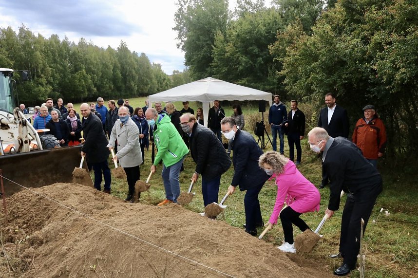 Beim Spatenstich zum Radweg Ellrich-Walkenried