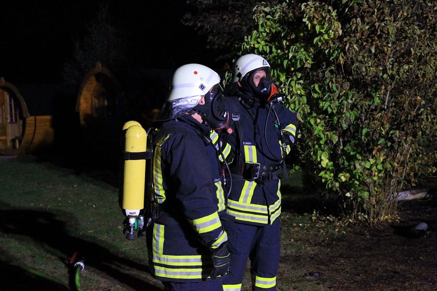 Feuer auf dem Campingplatz