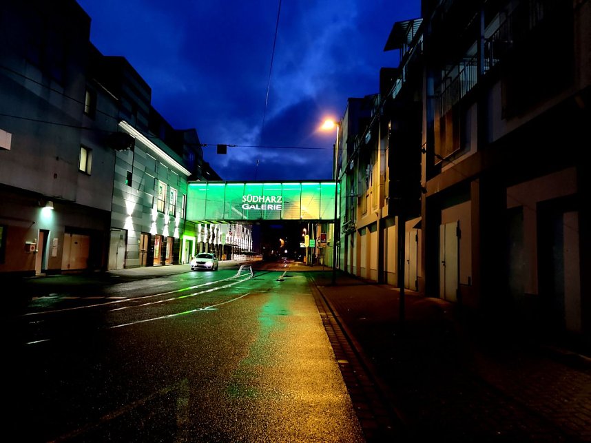 Peter Blei unterwegs im abendlichen Nordhausen