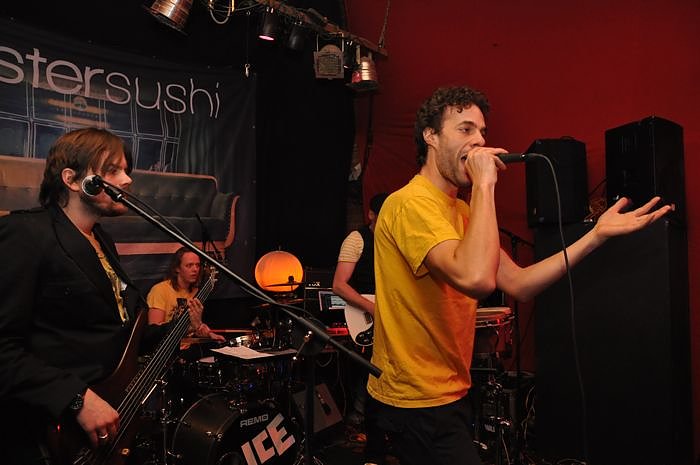 Mister Sushi & Mama Boom in der Destille