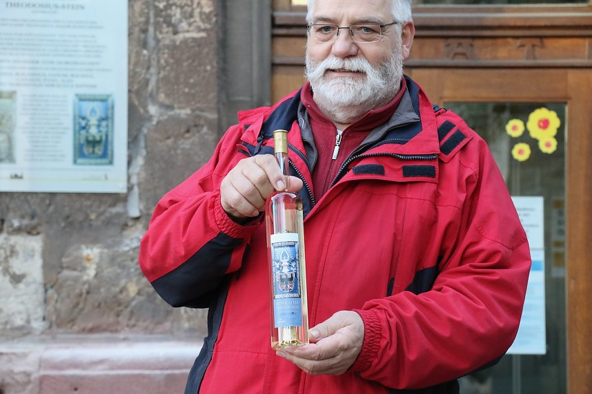 Kleine "Enth&uuml;llung" f&uuml;r den Theodosius-Stein