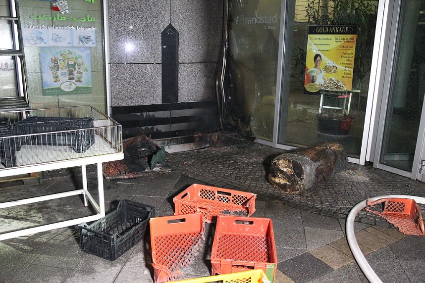 Feuerwehren im Einsatz an der Atrium-Passage