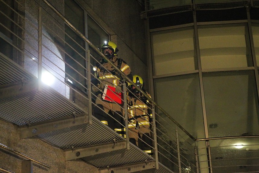 Feuerwehren im Einsatz an der Atrium-Passage