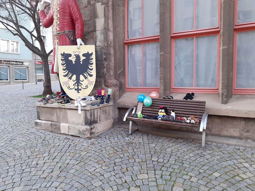 Protestaktion vorm Nordh&auml;user Rathaus