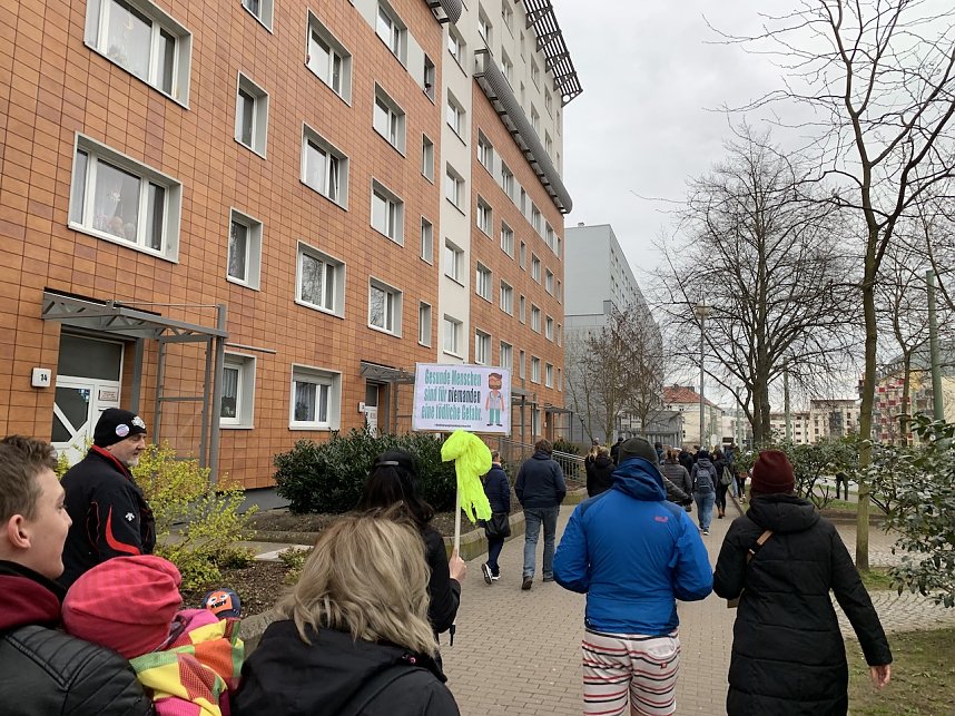 Spaziergang gegen die Lockdownma&szlig;nahmen der Regierung