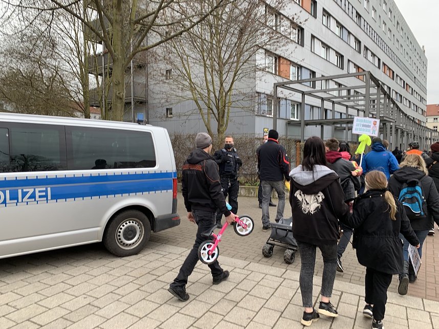 Spaziergang gegen die Lockdownma&szlig;nahmen der Regierung