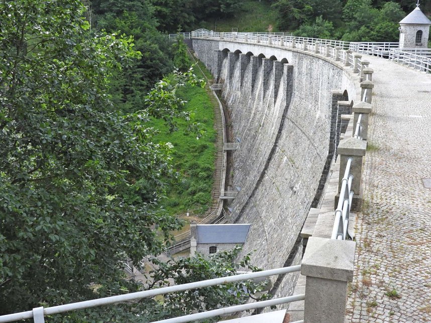 An der Neust&auml;dter Staumauer 