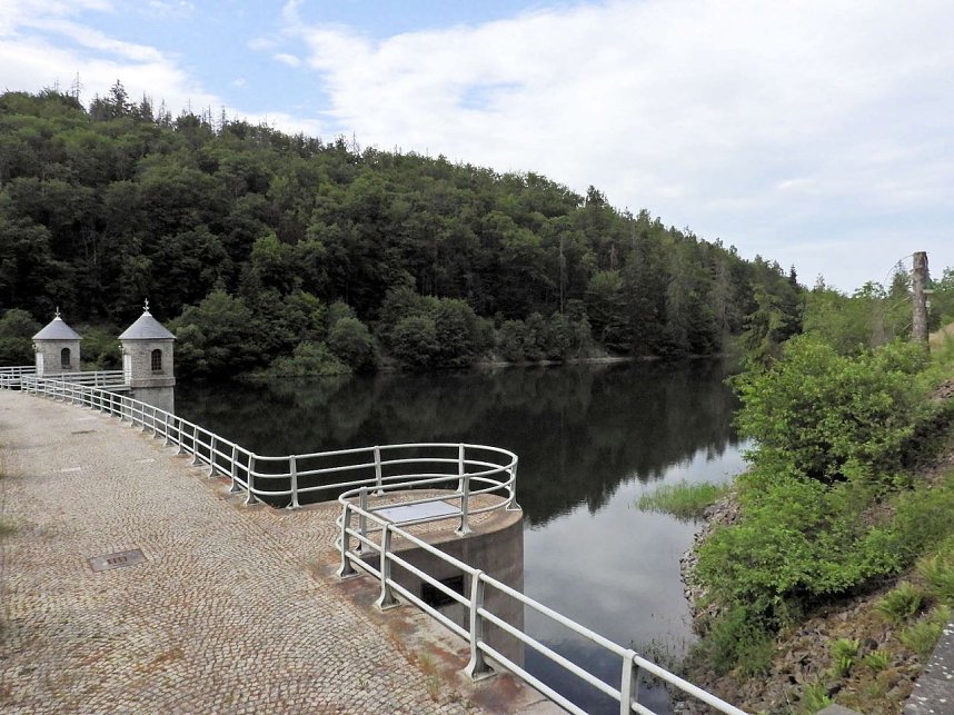 An der Neust&auml;dter Staumauer 
