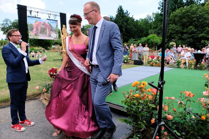 Kr&ouml;nung der Rosenk&ouml;nigin in Sangerhausen