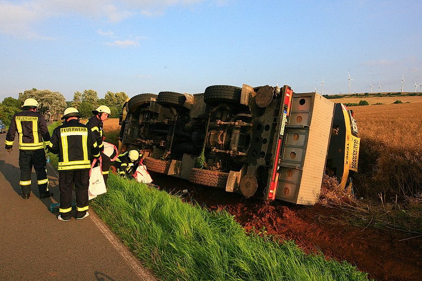 Umgest&uuml;rzte Kran bei Uthleben