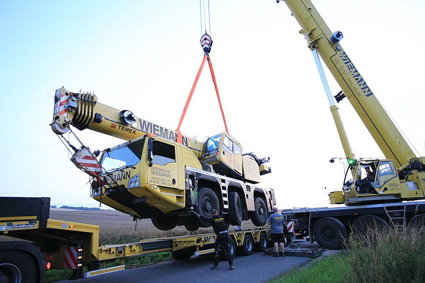 Umgest&uuml;rzte Kran bei Uthleben