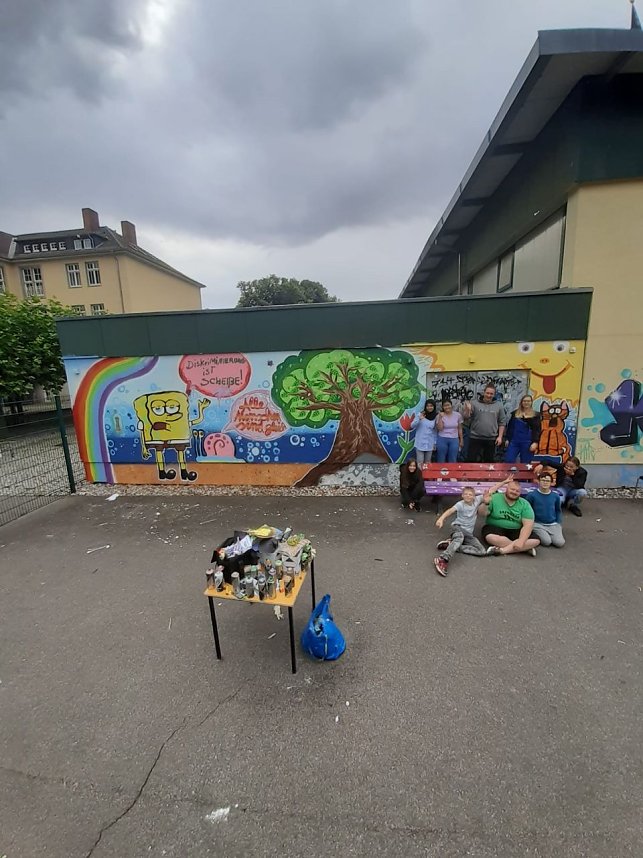 Ferienangebot mit Spraydose - an der Petersbergschule befasste man sich in der zweiten Ferienwoche mit einem Grafitti-Workshop