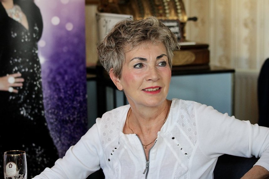 Glamour&ouml;se Travestie-Show im Cafe`Sahne in Nordhausen