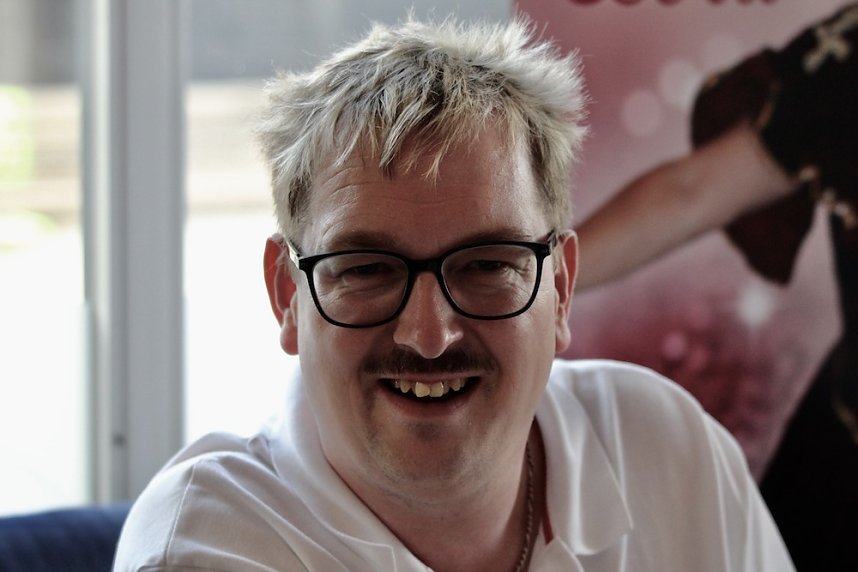 Glamour&ouml;se Travestie-Show im Cafe`Sahne in Nordhausen