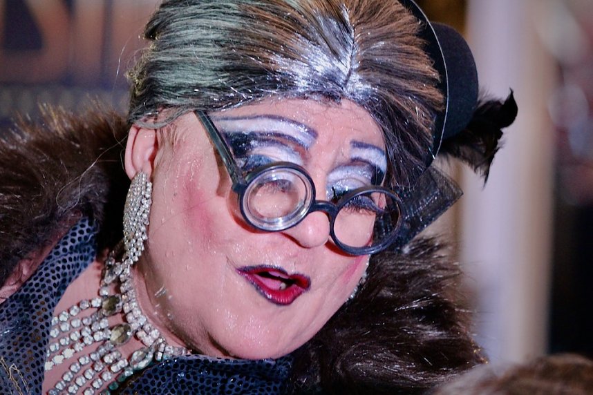 Glamour&ouml;se Travestie-Show im Cafe`Sahne in Nordhausen