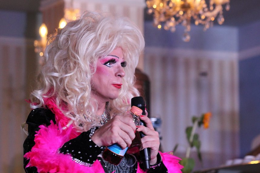 Glamour&ouml;se Travestie-Show im Cafe`Sahne in Nordhausen