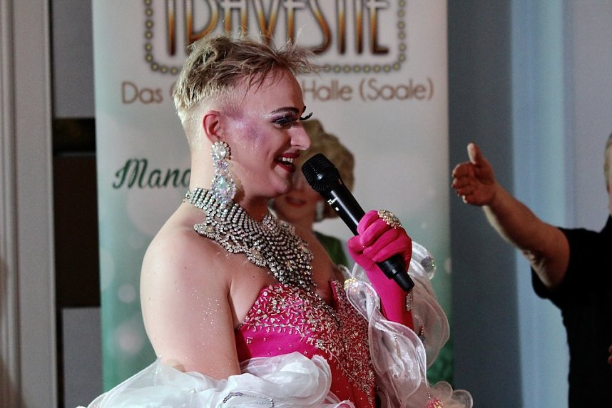 Glamour&ouml;se Travestie-Show im Cafe`Sahne in Nordhausen
