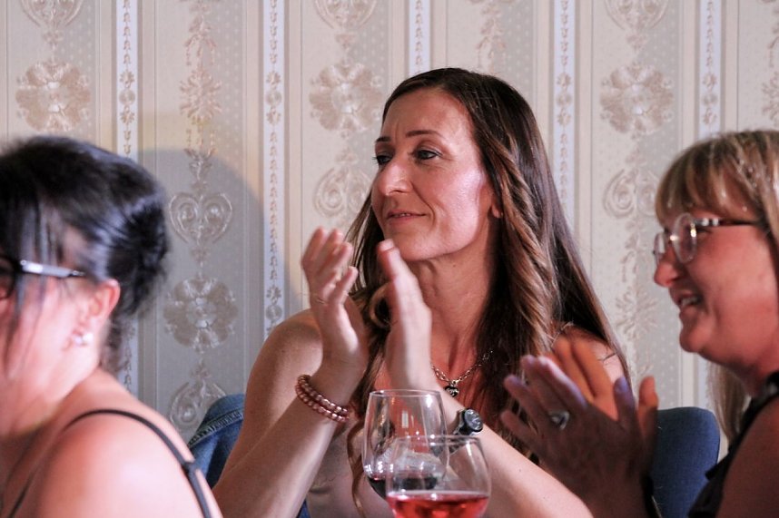 Glamour&ouml;se Travestie-Show im Cafe`Sahne in Nordhausen