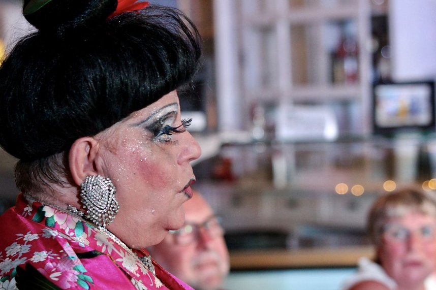 Glamour&ouml;se Travestie-Show im Cafe`Sahne in Nordhausen