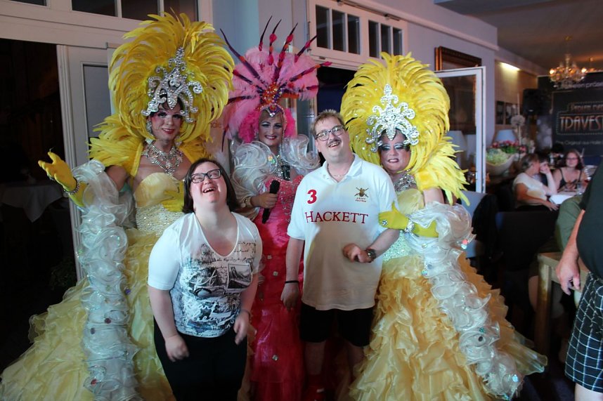 Glamour&ouml;se Travestie-Show im Cafe`Sahne in Nordhausen