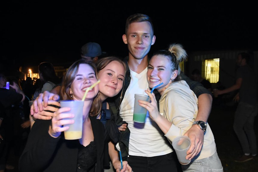 90 & 2000 Party in Urbach