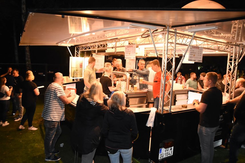 90 & 2000 Party in Urbach