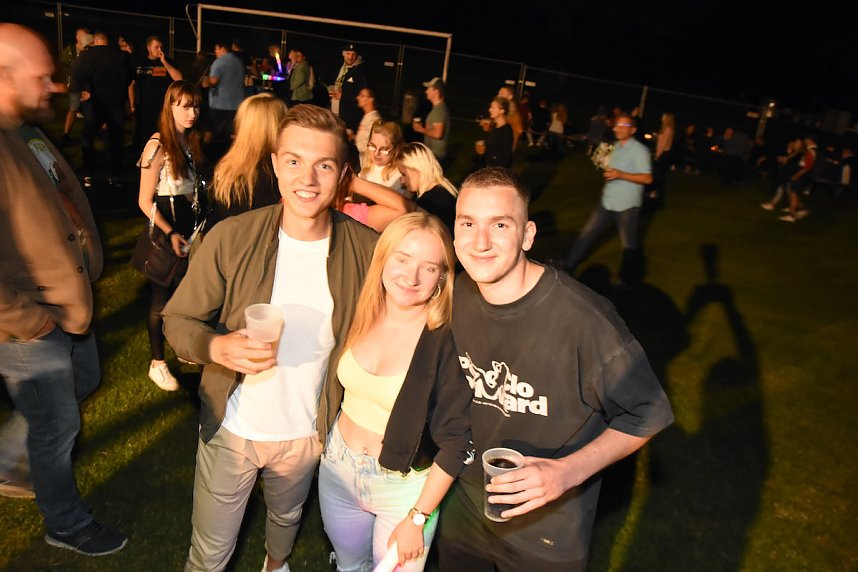 90 & 2000 Party in Urbach