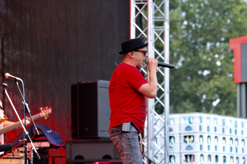 Kerstin Ott begeisterte ihr Publikum bei Wippertaler in Sundhausen