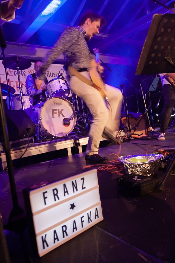 FRANZ KARAFKA und G&auml;ste auf dem Parkdeck der Marktpassage