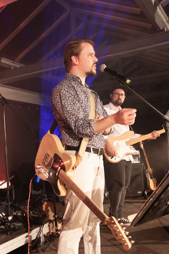 FRANZ KARAFKA und G&auml;ste auf dem Parkdeck der Marktpassage