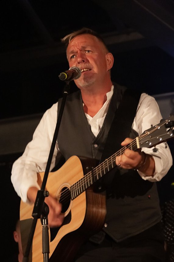 FRANZ KARAFKA und G&auml;ste auf dem Parkdeck der Marktpassage