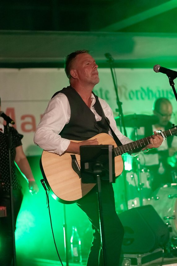 FRANZ KARAFKA und G&auml;ste auf dem Parkdeck der Marktpassage