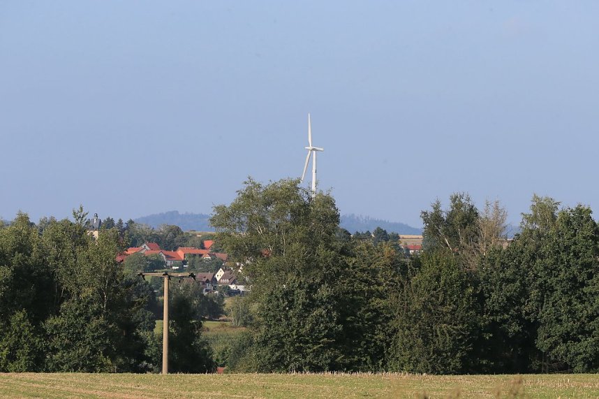 Gro&szlig;einsatz bei Mackenrode nach vermeintlichen Flugunfall