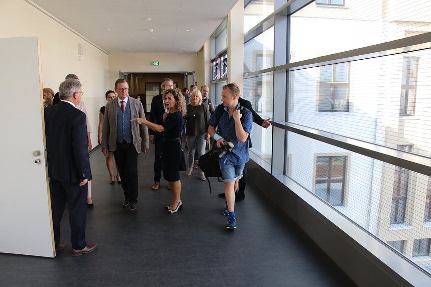 Es ist geschafft: das Oberstufengeb&auml;ude des Humboldt-Gymnasiums wurde heute Nachmittag offiziell seiner Bestimmung &uuml;bergeben