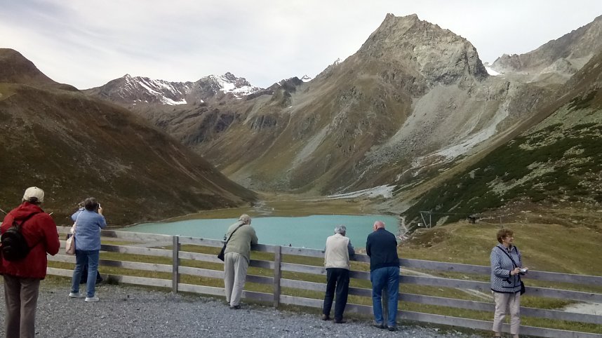 Blick hinunter zum Riffelsee.