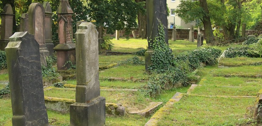 Gr&auml;ber die Geschichten erz&auml;hlen - Eindr&uuml;cke vom j&uuml;dischen Friedhof in Nordhausen