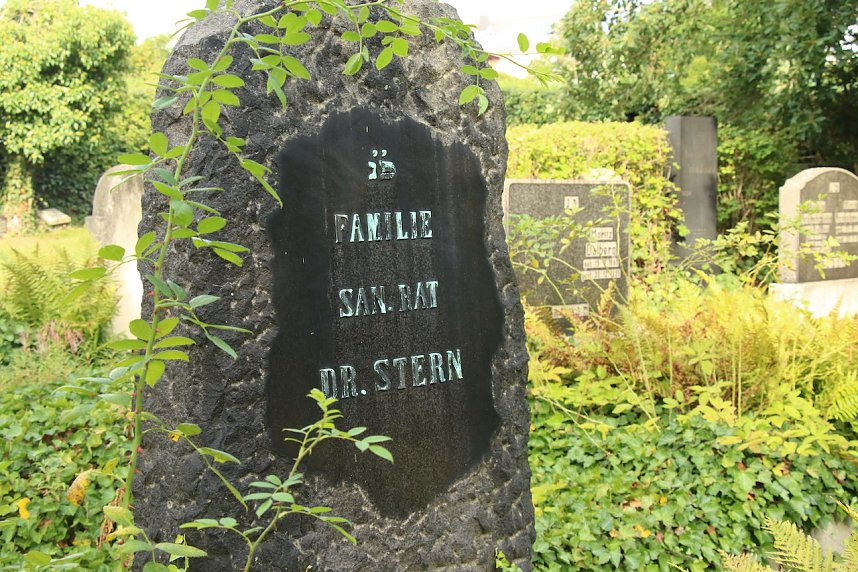 Gr&auml;ber die Geschichten erz&auml;hlen - Eindr&uuml;cke vom j&uuml;dischen Friedhof in Nordhausen