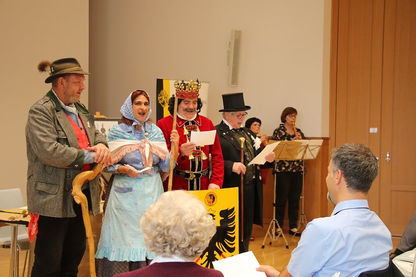 Ehrenb&uuml;rgerin Erika Schirmer &uuml;bergab heute ihr gesammeltes Werk an die Stadt Nordhausen