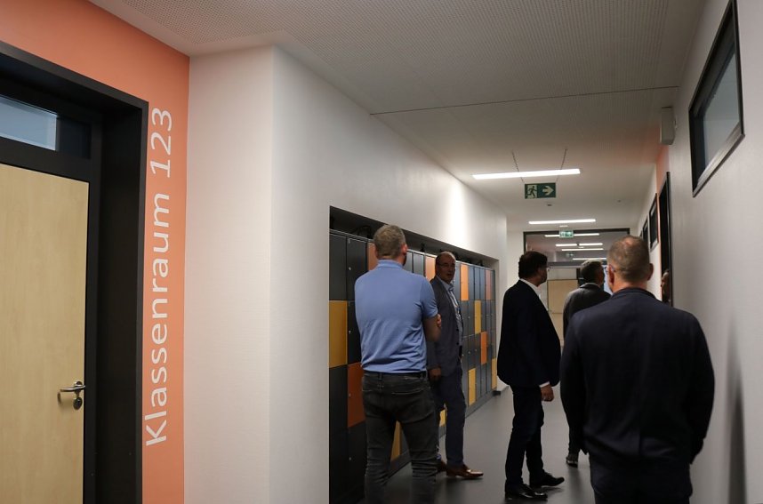 Im Schillergymnasium k&ouml;nnen die ersten fertiggestellten Klassenr&auml;ume genutzt werden