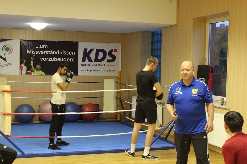 Bis zu 20 Sportler trainieren gleichzeitig in einem &uuml;berschaubar gro&szlig;en Raum