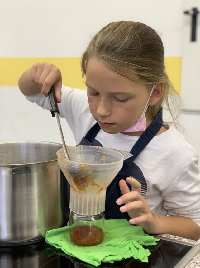 Marmeladenproduktion in der Bertolt-Brecht-Grundschule