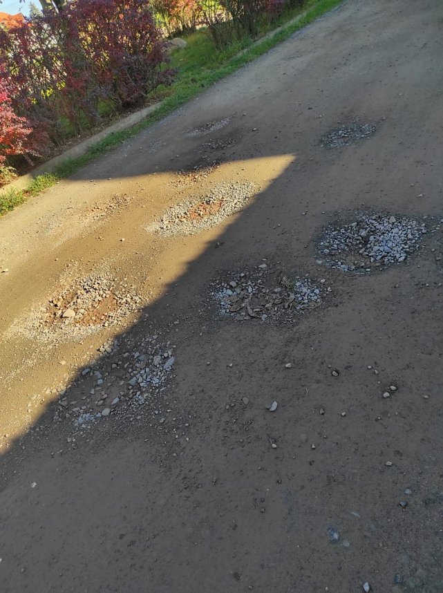 Miserabler Stra&szlig;enzustand in Auleben