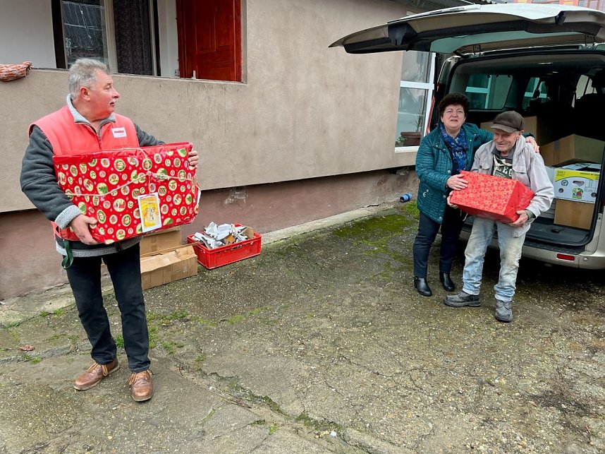 Angekommen: der Hilfstransport der Diakonie wurde in Rum&auml;nien sehnlichst erwartet