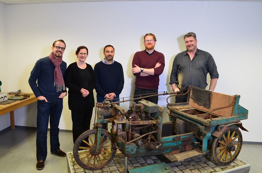 Untersuchung am historischen Gef&auml;hrt