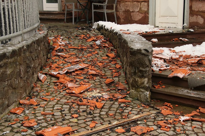 Die L&ouml;scharbeiten am Mecklenburgs Hof dauerten auch heute noch an