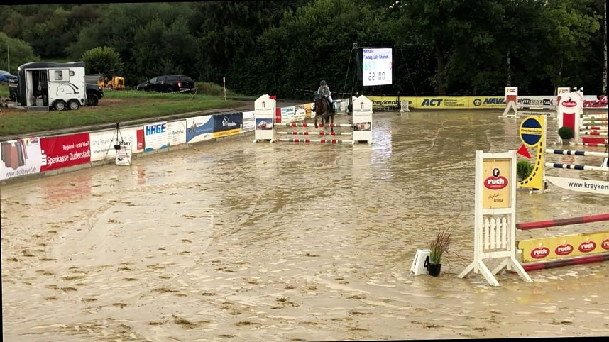 Auf's Treppchen gesprungen: Lilly Charlott Freitag auf Nathalie