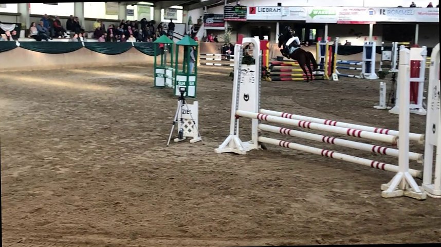 Auf's Treppchen gesprungen: Lilly Charlott Freitag auf Nathalie