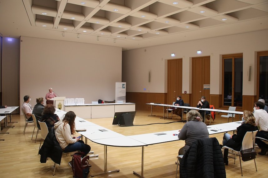 Spenden&uuml;bergabe im Nordh&auml;user Ratssaal