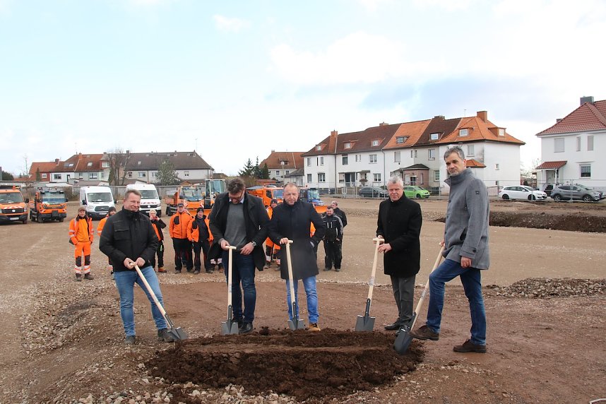 Spatenstich am Darrweg
